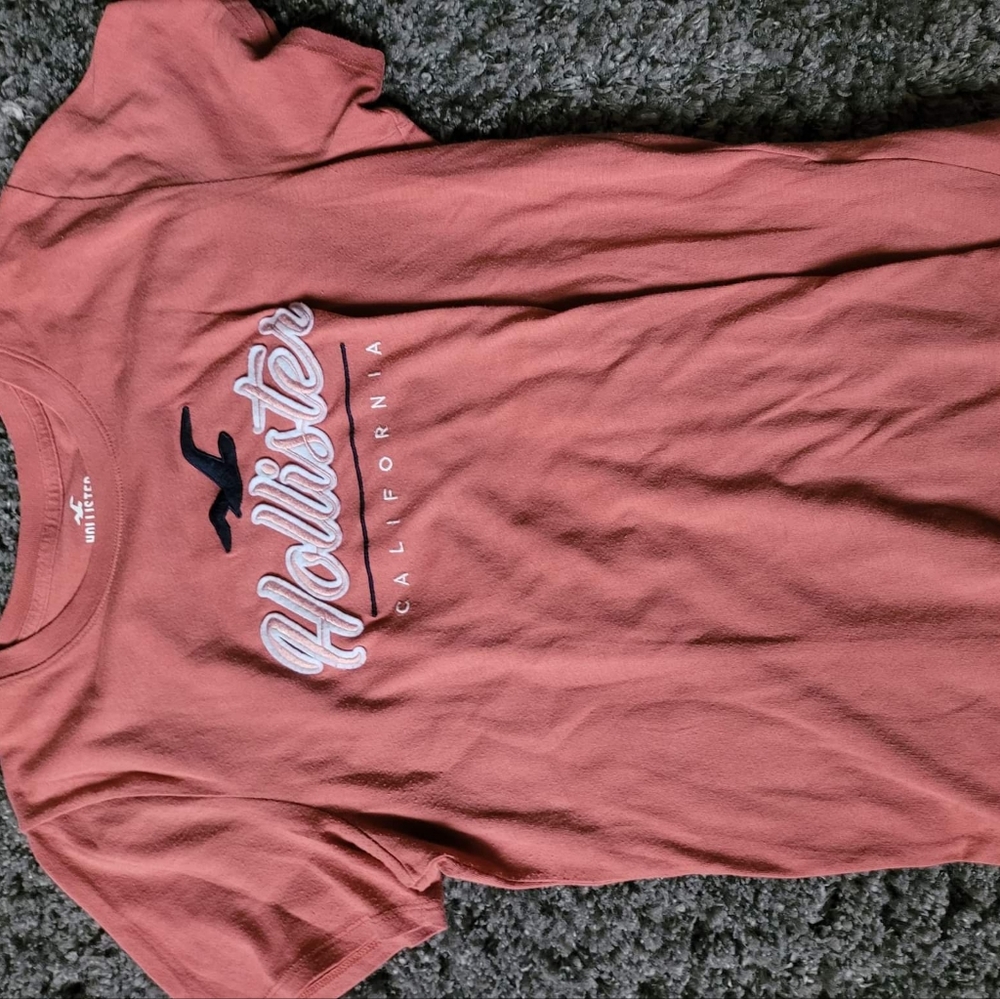 Hollister tees